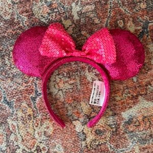 Hot pink glittery Minnie mouse ears